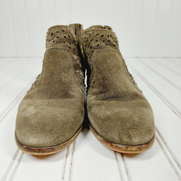 Vince Camuto Prasata Taupe Suede Back Zip Pump Heels Ankle Booties I313 - Picture 3 of 12